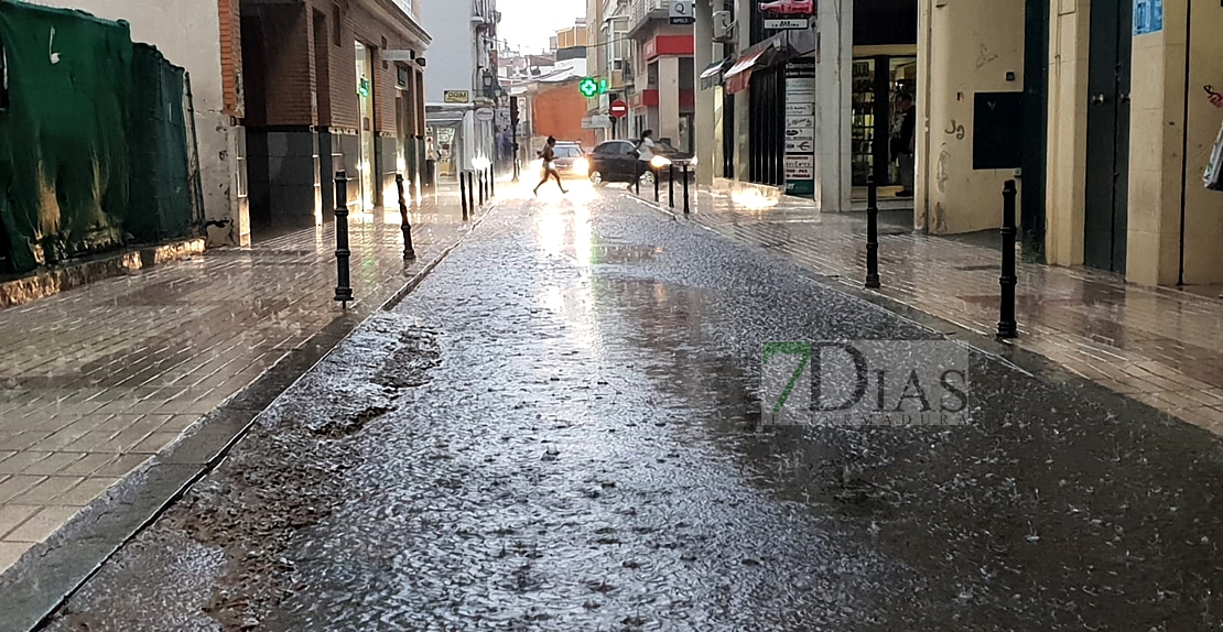 Tremenda tormenta la caída en Badajoz sobre las 8 de la tarde