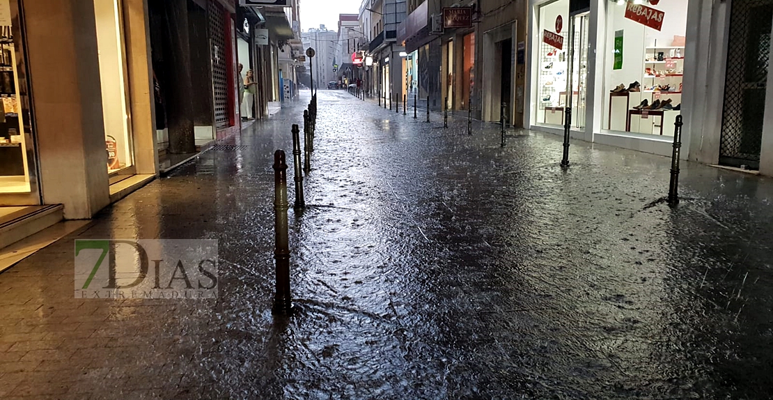 Tremenda tormenta la caída en Badajoz sobre las 8 de la tarde