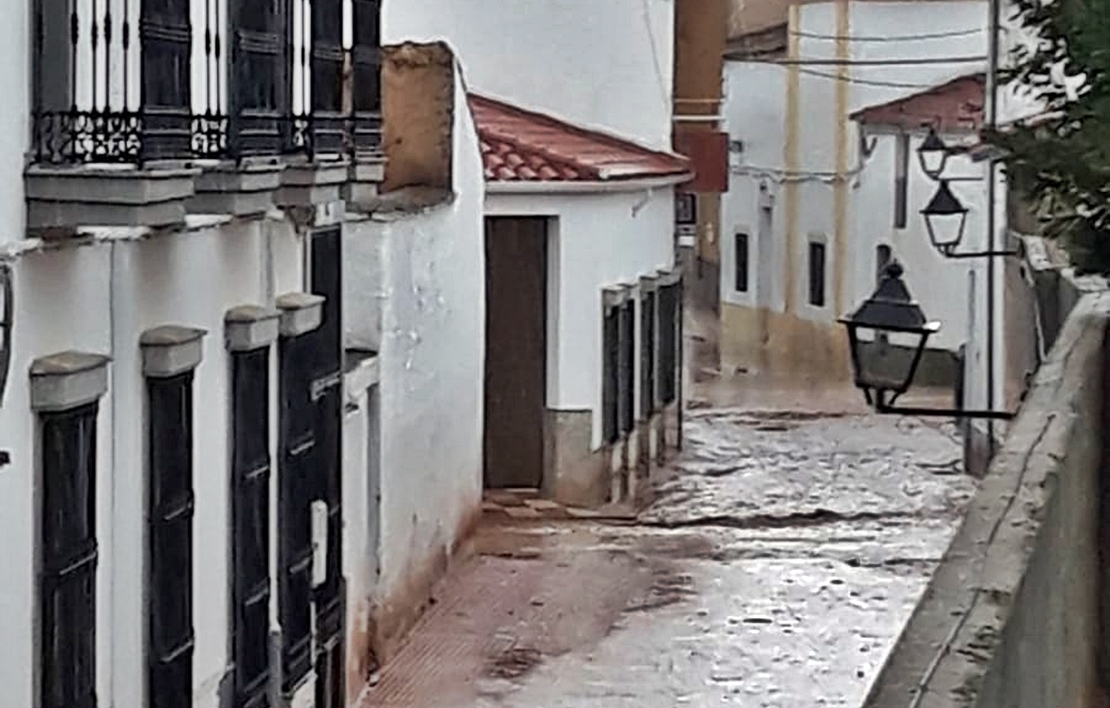 Espectaculares imágenes de los daños que ha dejado una tormenta a su paso por la Morera (Badajoz)