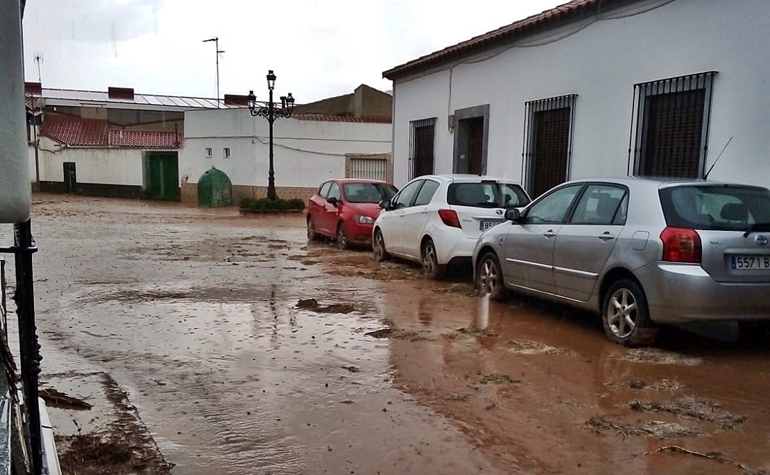 Espectaculares imágenes de los daños que ha dejado una tormenta a su paso por la Morera (Badajoz)