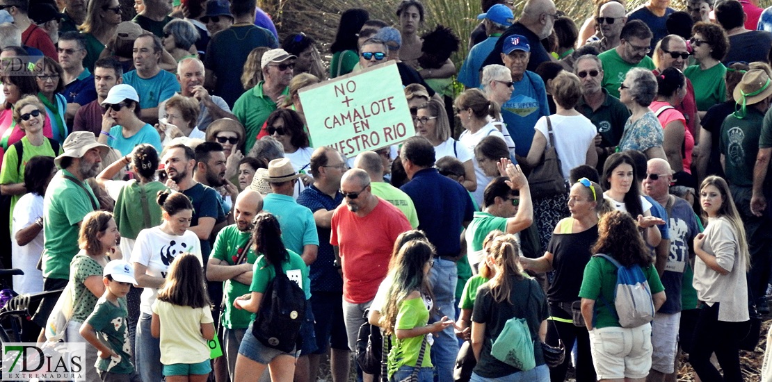 Colectivos, políticos y ciudadanos piden un río Guadiana sin camalote