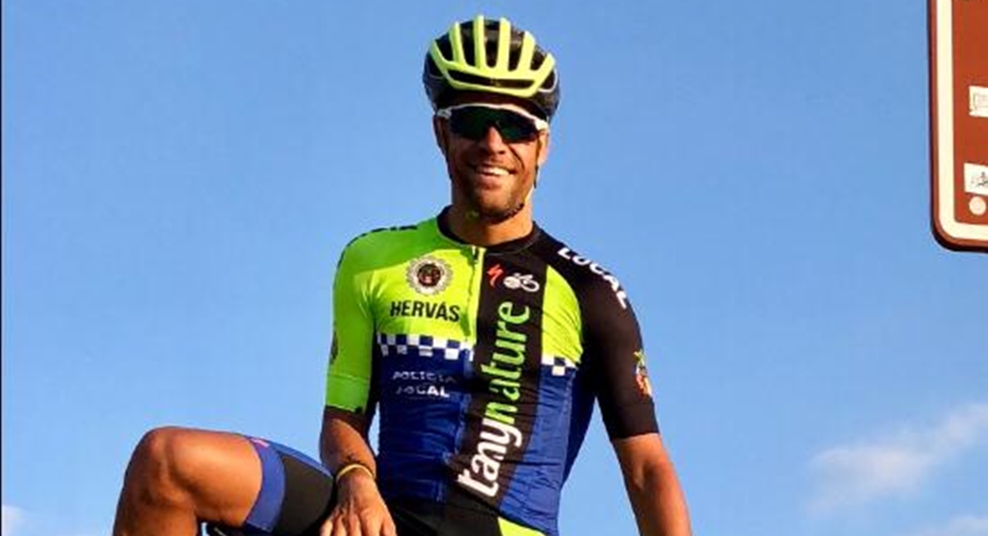 El policía y ciclista extremeño Javier Sánchez defiende su título europeo