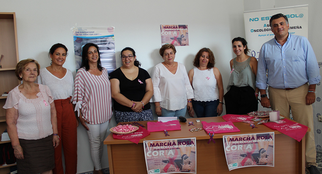 Los ciudadanos de Coria se unen para luchar contra el cáncer de mama