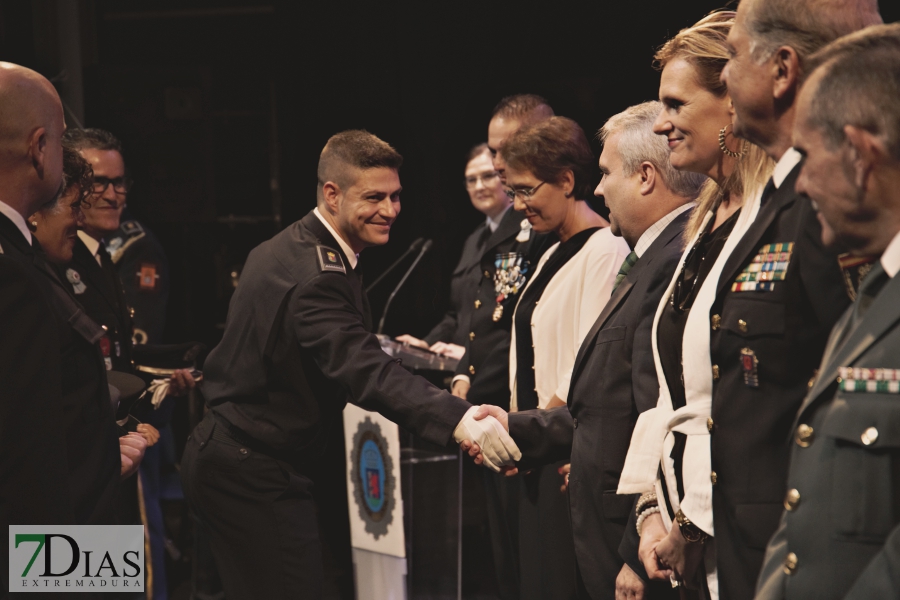 Entrega de medallas a la Policía Local de Badajoz