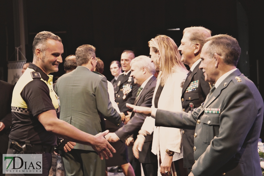 Entrega de medallas a la Policía Local de Badajoz