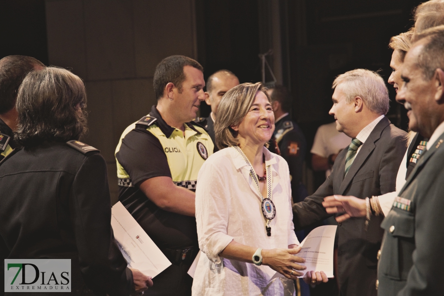 Entrega de medallas a la Policía Local de Badajoz