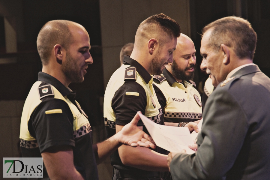 Entrega de medallas a la Policía Local de Badajoz