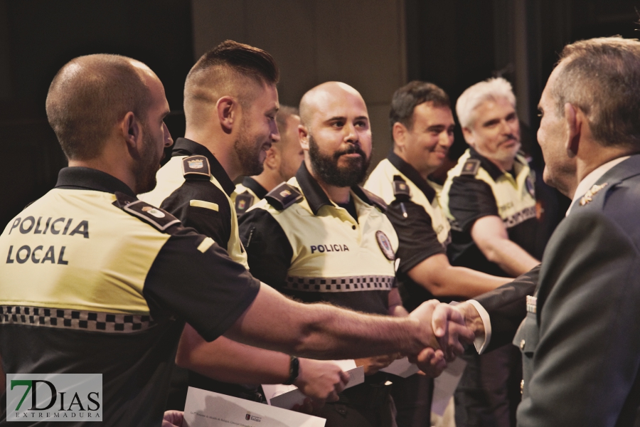 Entrega de medallas a la Policía Local de Badajoz