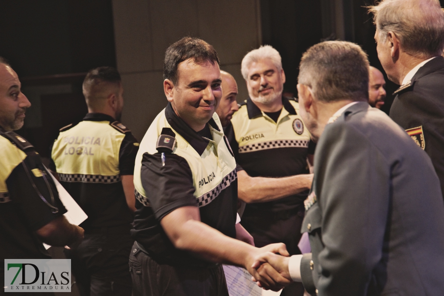 Entrega de medallas a la Policía Local de Badajoz