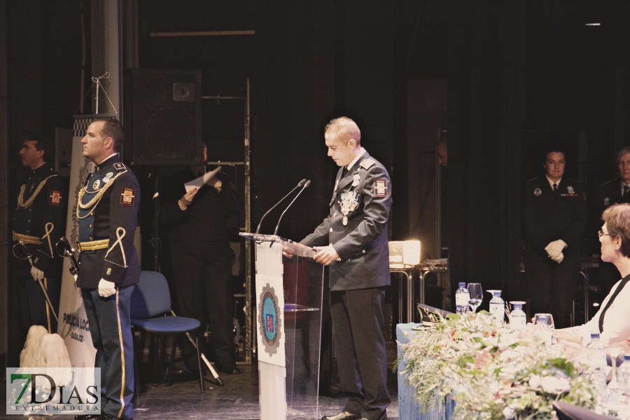 Entrega de medallas a la Policía Local de Badajoz