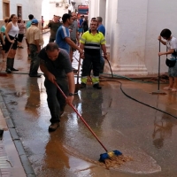 Vecinos, Bomberos y Guardia Civil trabajan juntos para que La Morera vuelva a la normalidad