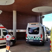 Llama al centro de salud al sentirse mal y da a luz en su casa a mellizas