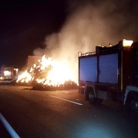 Se incendia otro camión, esta vez en la Nacional 432