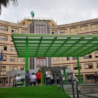 Un hombre amenaza con una navaja a tres enfermeras en el Hospital de Mérida