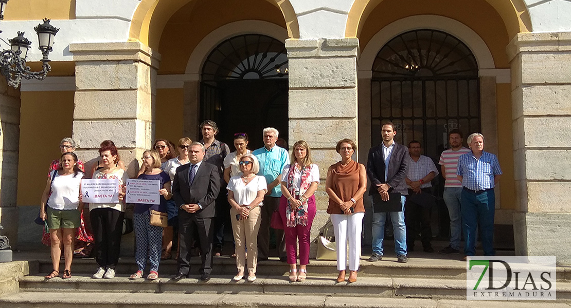 Minuto de silencio por Macarena y Maguette las últimas dos víctimas de violencia de género