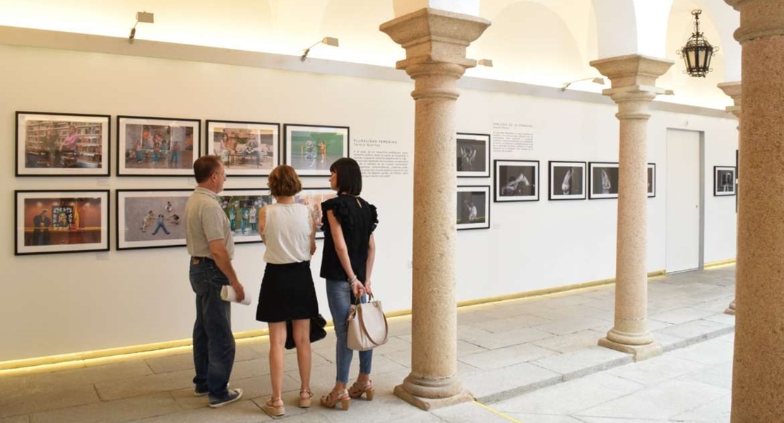 Cinco fotógrafas extremeñas muestran en Mérida su visión de la mujer