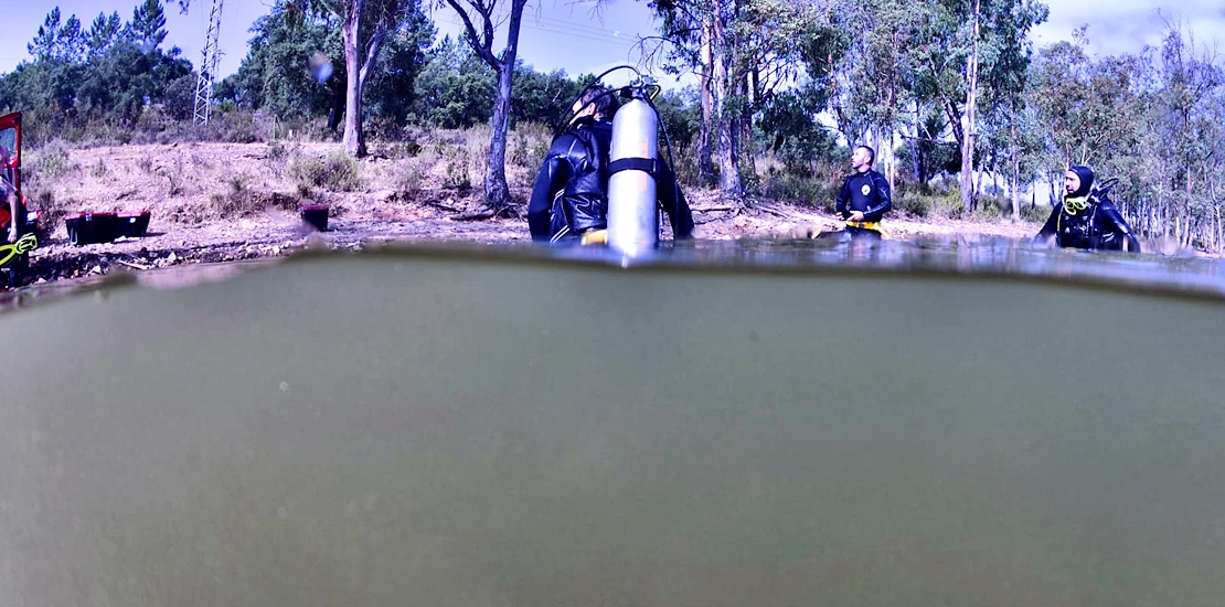 AEXME realiza prácticas subacuáticas en el Pantano de Horno Tejero