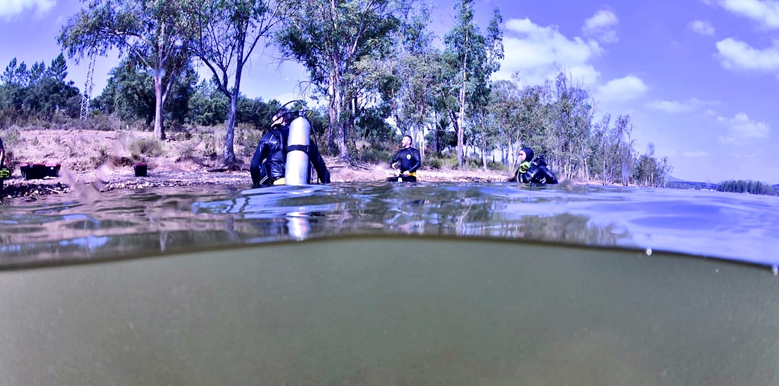AEXME realiza prácticas subacuáticas en el Pantano de Horno Tejero
