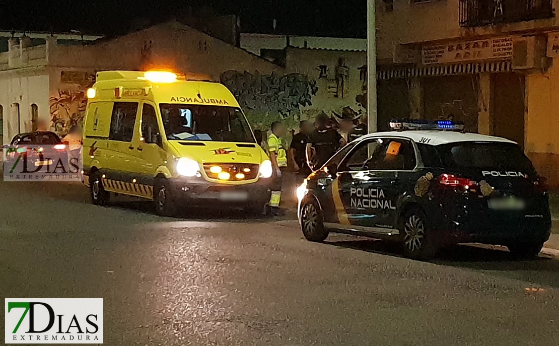 Una mujer herida la pasada noche en plena vía pública