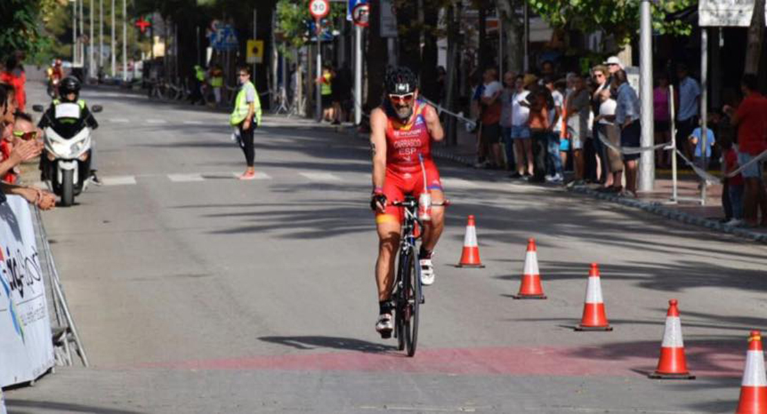 El extremeño Kini Carrasco se proclama campeón de Europa de Duatlón