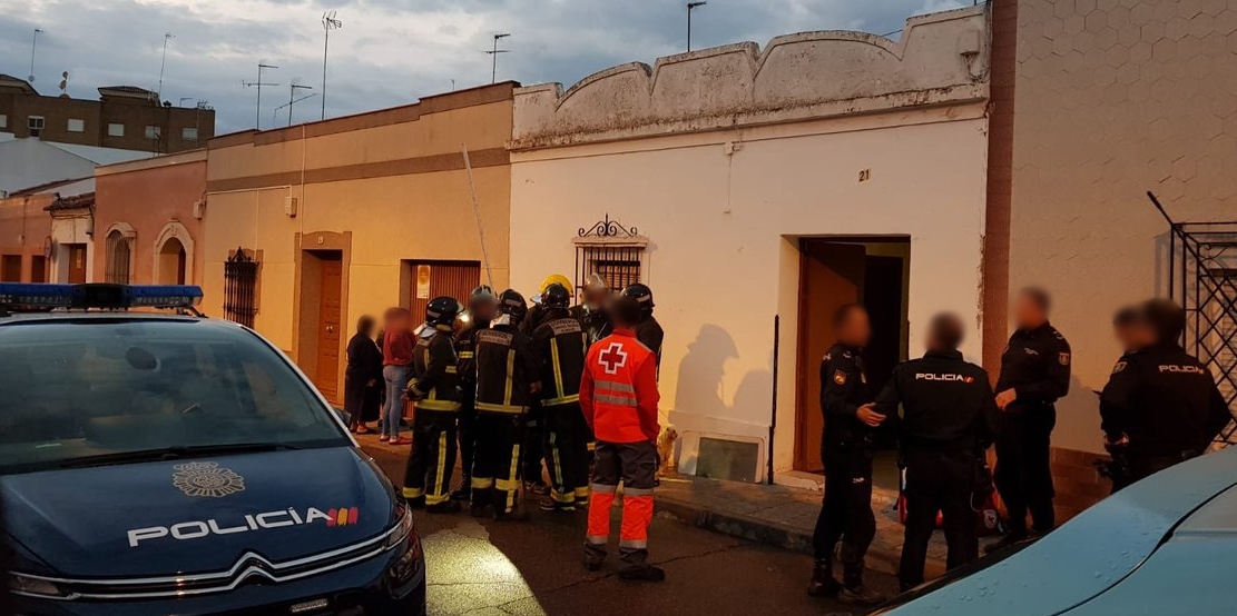 Varios heridos en el derrumbe de una casa en Almendralejo