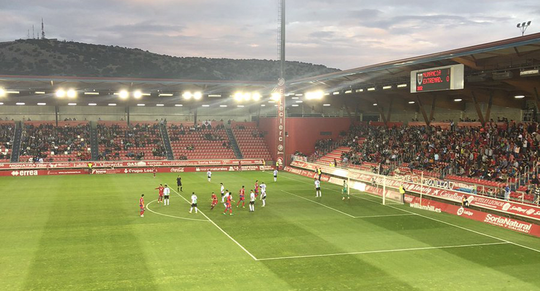 El balón parado condena al Extremadura UD