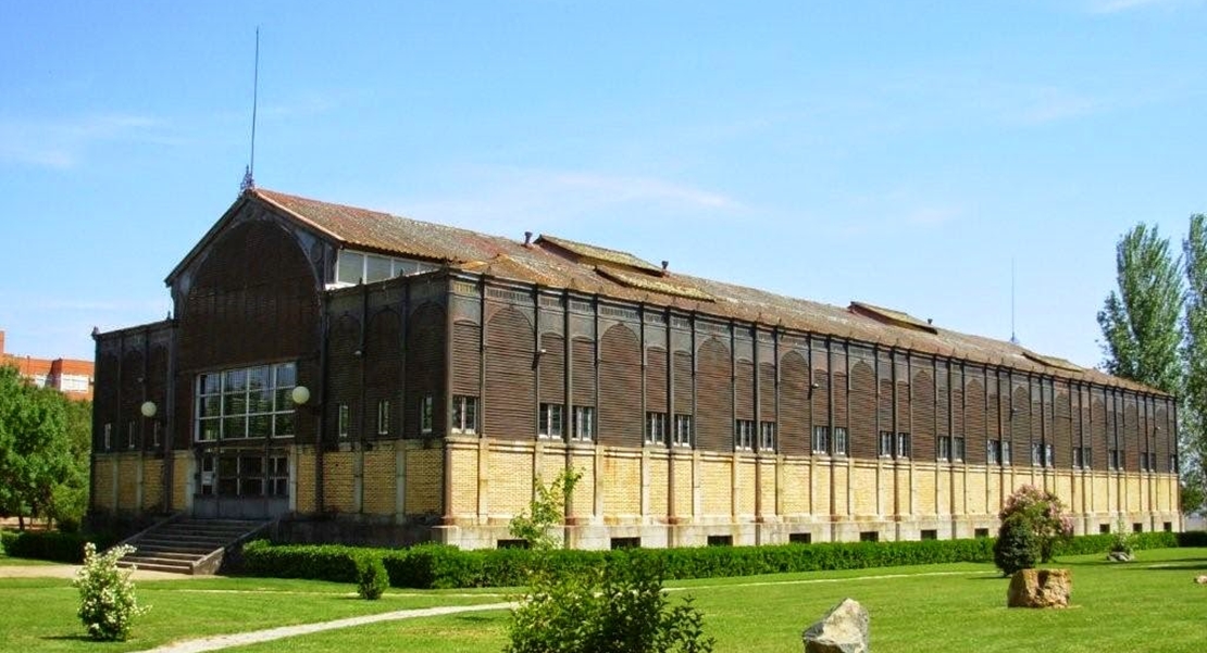 Un renovado &#39;Edificio Metálico&#39; acoge la ceremonia de apertura oficial del curso en la Universidad