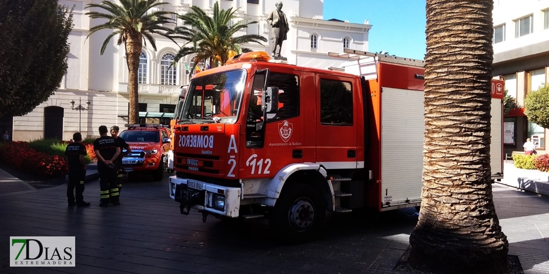 Bomberos del Ayuntamiento inspeccionan edificios de la Diputación