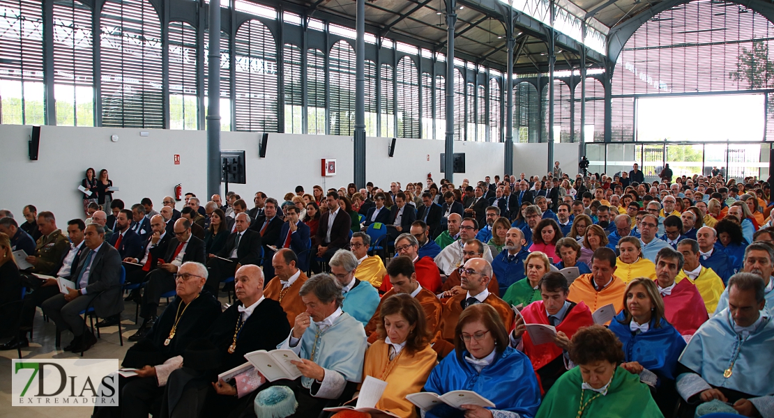 La ceremonia de apertura oficial del curso en la Universidad de Extremadura en imágenes