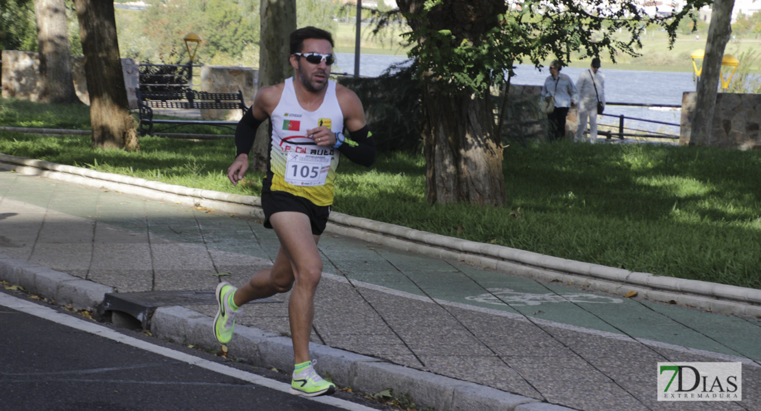 Imágenes de la 30ª Media Maratón Badajoz Elvas