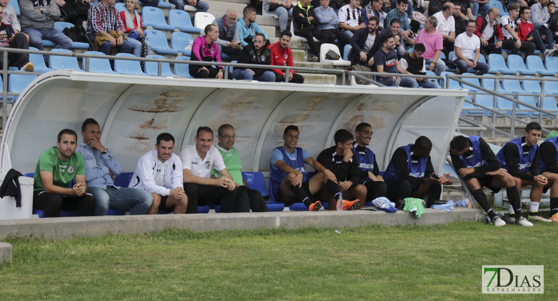 Imágenes del CD. Badajoz 0 - 2 Balompédica Linense