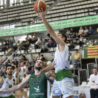 Al Cáceres Patrimonio se le hizo el partido largo por las bajas