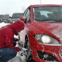 Cerca de 8.000 asturianos continúan sin luz debido al temporal de nieve