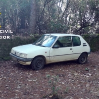 Encuentran viviendo en su coche en plena sierra a un huido de la justicia