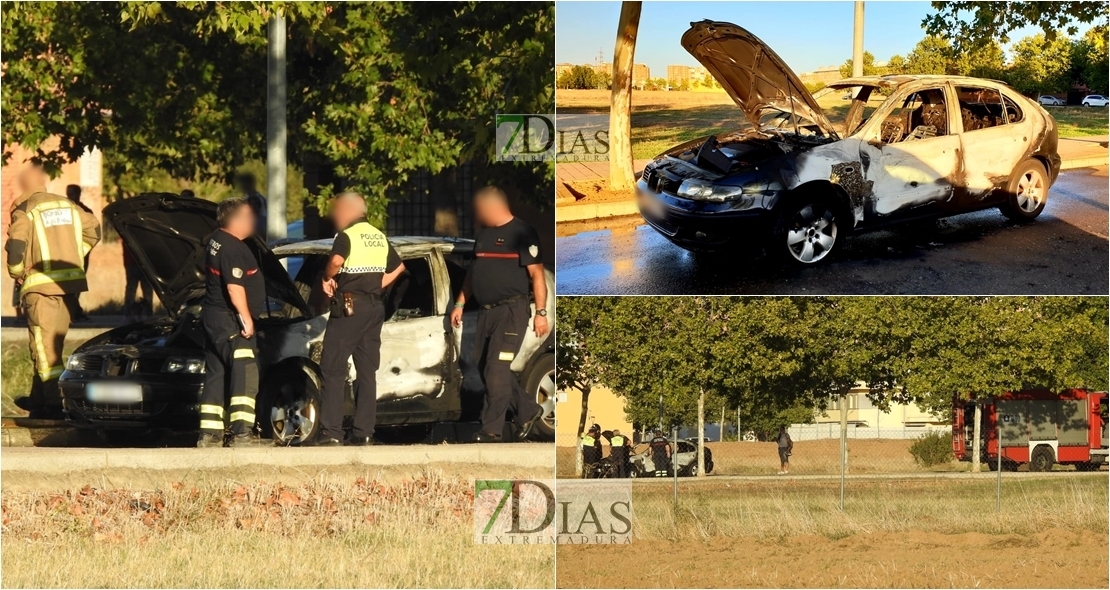 Los Bomberos sofocan el incendio de un vehículo en Badajoz