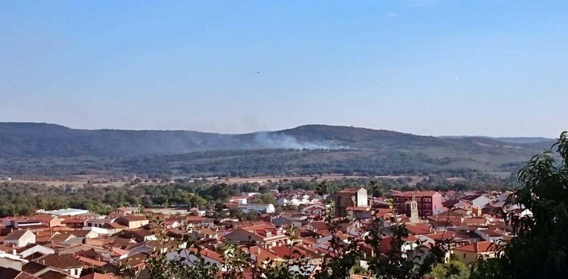 Declarado un incendio cercano a San Martín de Trevejo (Cáceres)