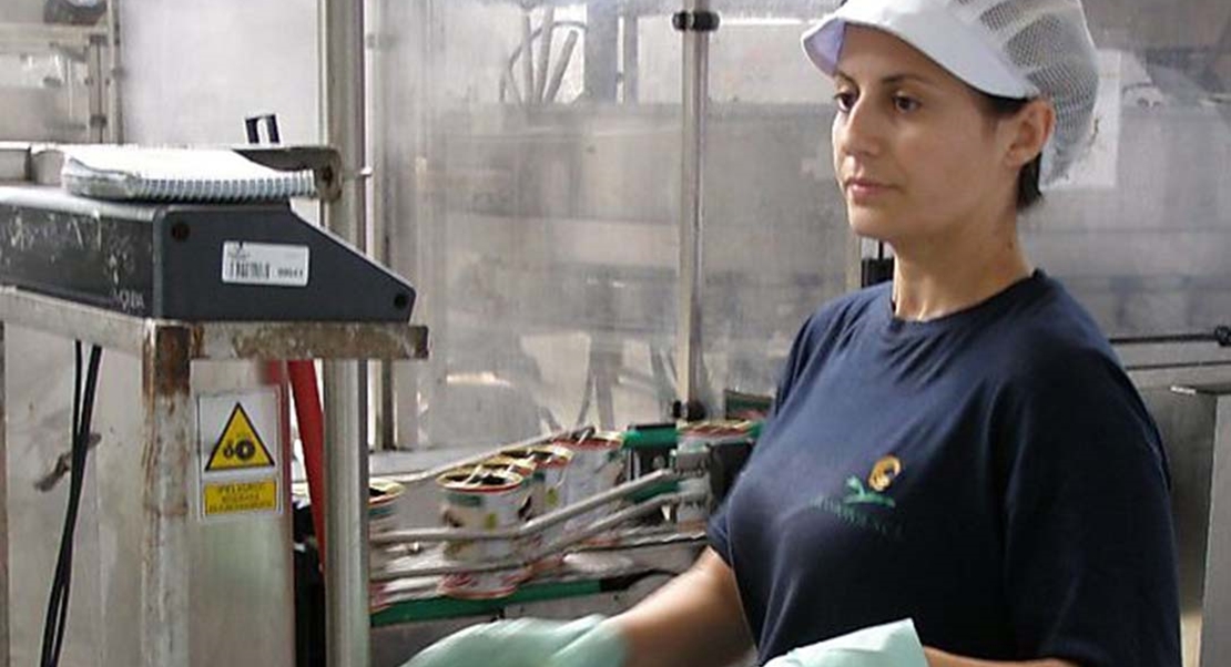 La mujer es esencial en el mundo rural, en el sector agrario y en el cooperativismo