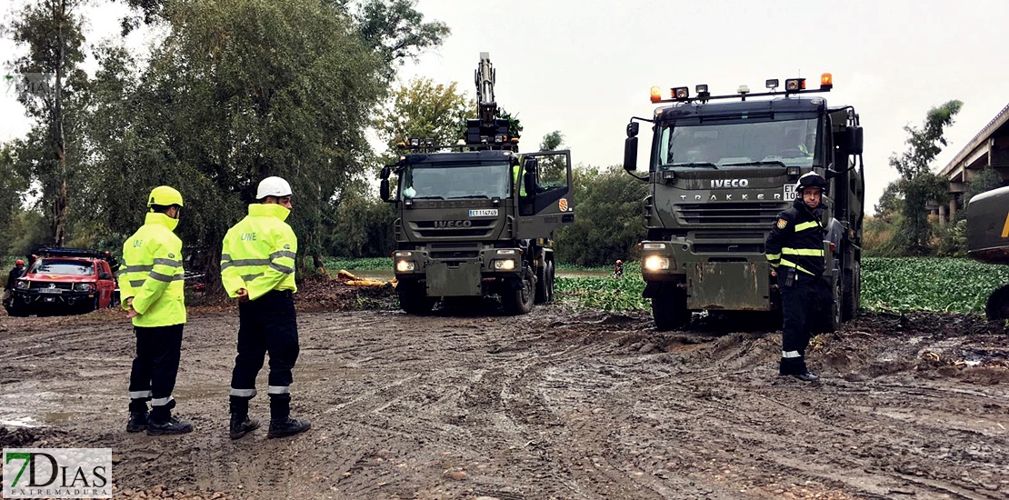 La UME ya está en Badajoz para luchar contra el camalote durante todo el invierno