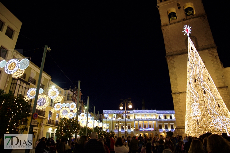 Gran ambiente en Badajoz para recibir a la Navidad