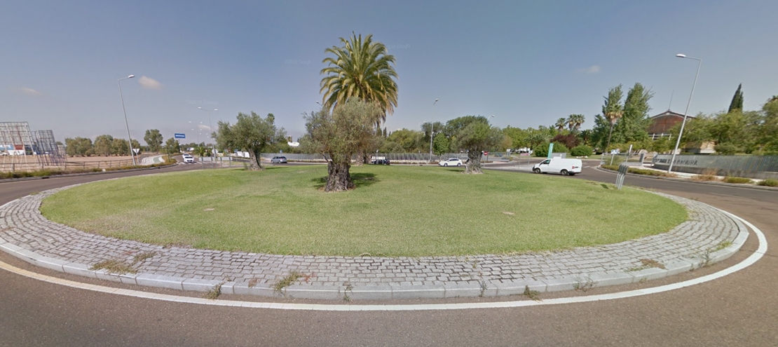 Joven herido en la rotonda de la Universidad en Badajoz