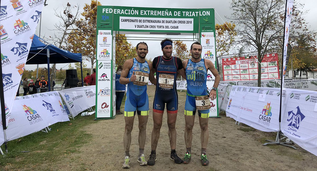 Barragán y Mendoza se proclaman campeones de Extremadura de Duatlón Cros
