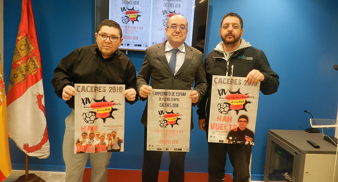 Los mejores jugadores de futbol – chapas de España se citan en Cáceres