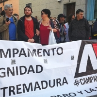 Campamento Dignidad exige ante la Asamblea soluciones a la precariedad laboral