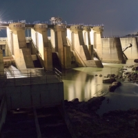 Vacían la presa de Montijo para favorecer la lucha contra el camalote