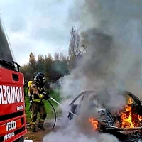 Arde un turismo de alta gama cerca del semillero de empresas en Badajoz