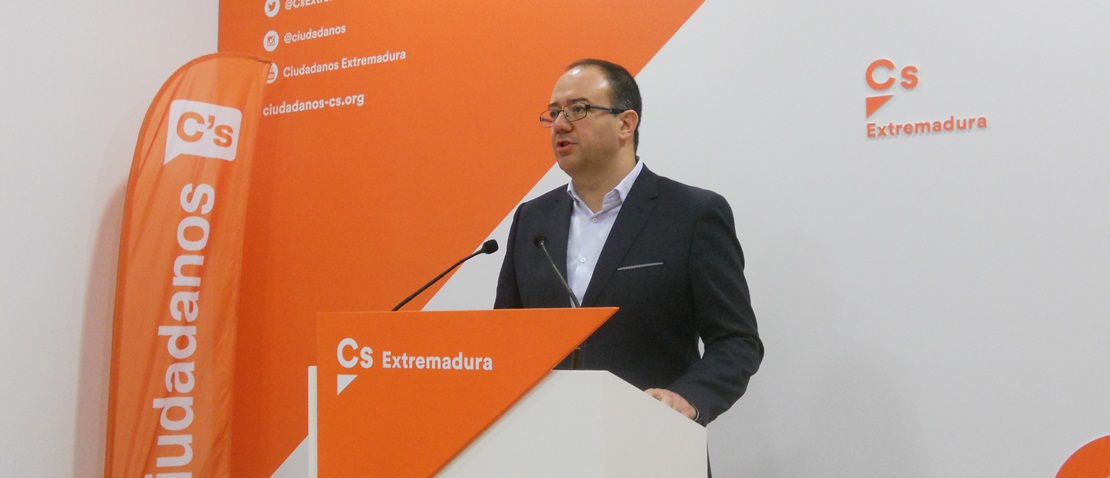 Cs: “Extremadura sigue hundiéndose en los problemas creados por el PSOE”