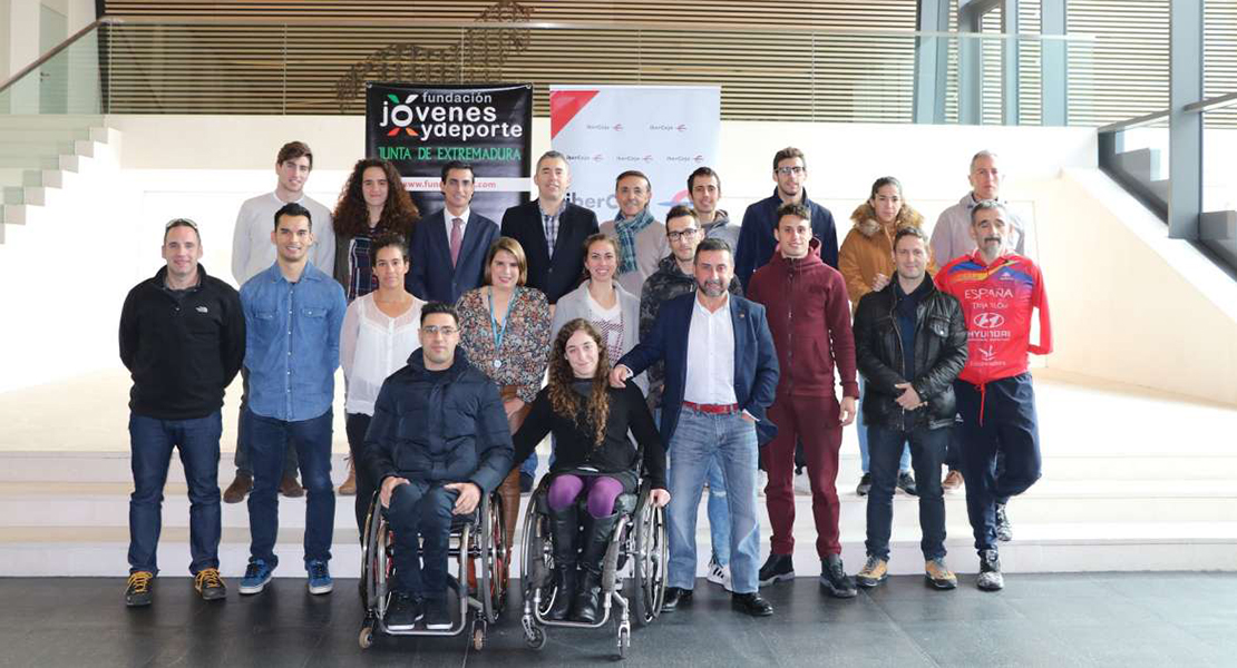 Los deportistas extremeños de alto nivel despiden el año junto al director general