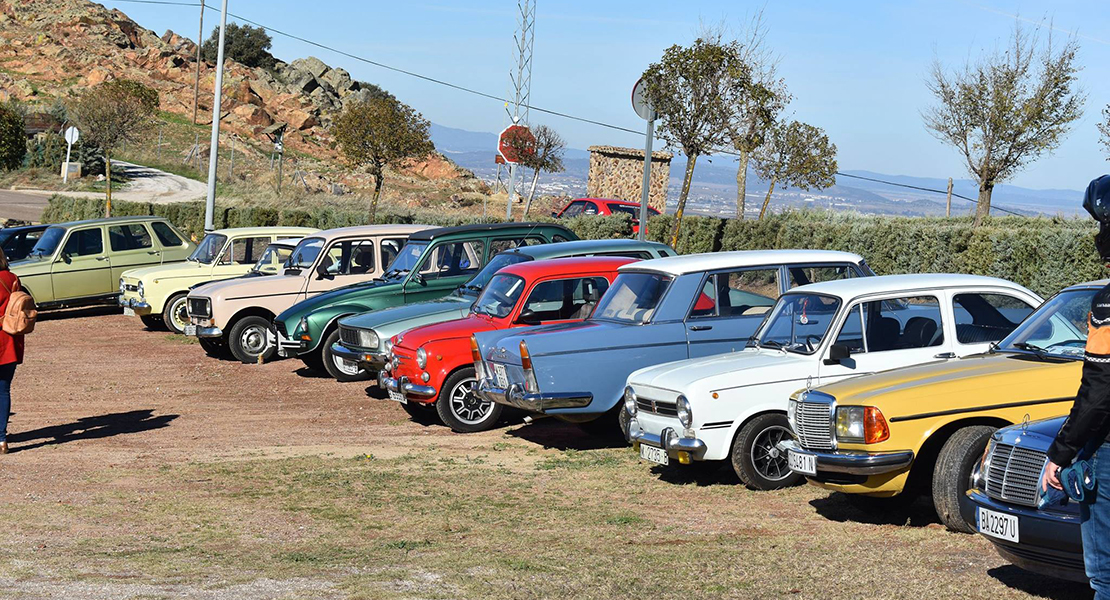 Campanario vuelve a contar con su concentración de coches clásicos