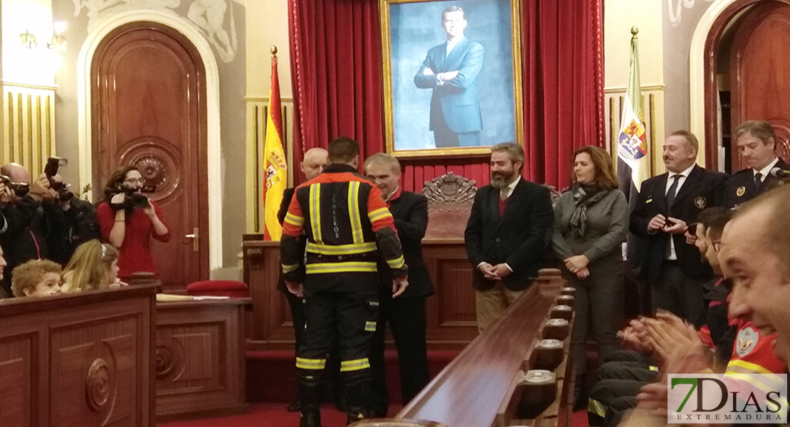 El servicio contra incendios del Ayuntamiento de Badajoz se refuerza con 8 bomberos