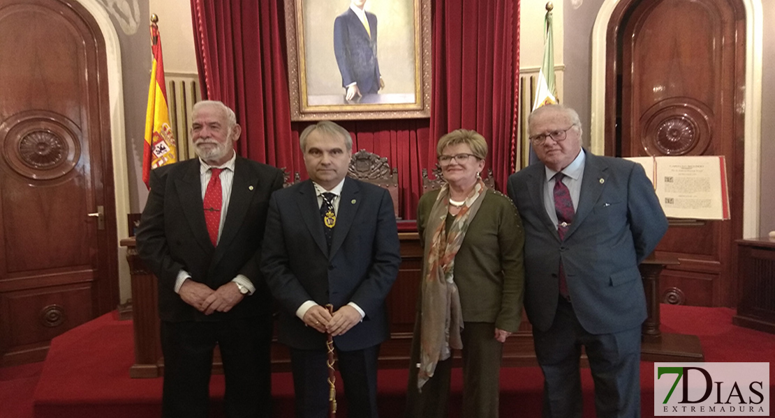 El Ayuntamiento de Badajoz conmemora el aniversario de la Constitución de 1978